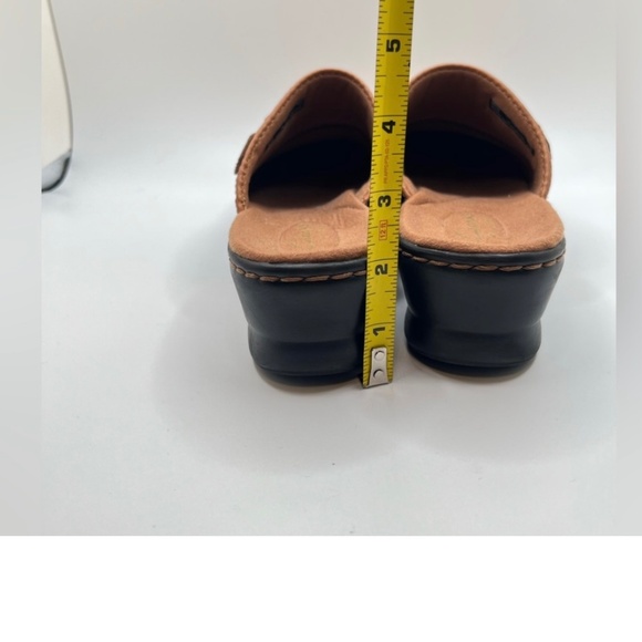 Clarks Women”s Bendables Brown  Slip On Round Toe Leather Upper Clogs Size 8M - Picture 9 of 12
